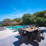Alpanna Villa *