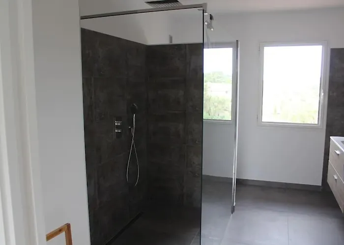 Vila Alpanna Cirendinu