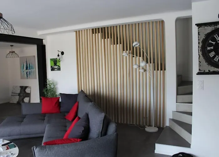 Vila Alpanna Cirendinu